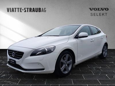 Weiss Gebraucht 2012 Volvo V40 Momentum Kombi | CHF 12’740 (Fairer Preis)