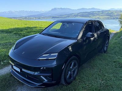 Grau Gebraucht 2025 Porsche Macan Turbo SUV | CHF 117’500