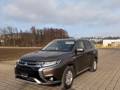 Gebraucht Mitsubishi Outlander P-HEV 121 PS (88 kW) 2016