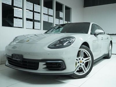 Porsche Panamera 4