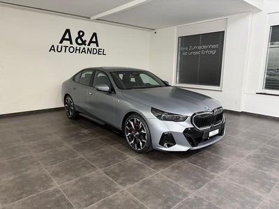 Gebraucht BMW 550e M Sport 489 PS (359 kW) 2025