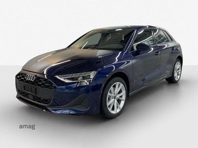 Neu Audi A3 Attraction 150 PS (110 kW) 2025 Navarrablau metallic Limousine