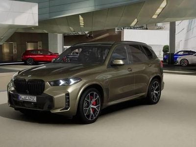 Neu BMW X5 489 PS (359 kW) 2025 Grün SUV