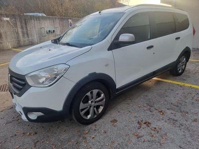 Gebraucht 2016 Dacia Lodgy Stepway Van / Kleinbus | CHF 8’900 (Etwas zu teuer)