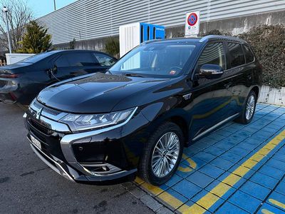 Gebraucht Mitsubishi Outlander P-HEV 220 PS (161 kW) 2020