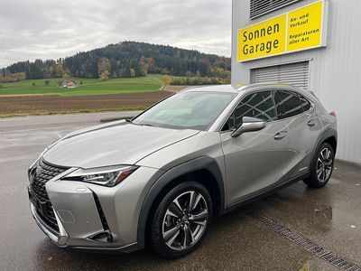 Gebraucht 2020 Lexus UX 250h Impression Line SUV | CHF 21’500 (Etwas zu teuer)