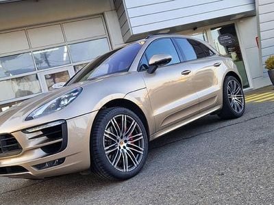Beige Gebraucht 2017 Porsche Macan Turbo Performance Package SUV | CHF 30’450 (Fairer Preis)