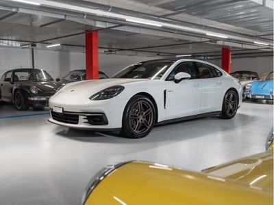 Porsche Panamera 4