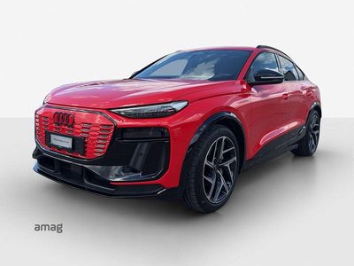 Neu Audi Q6 Sportback e-tron Comfort 285 kW (388 PS) 2026 Soneirarot metallic SUV
