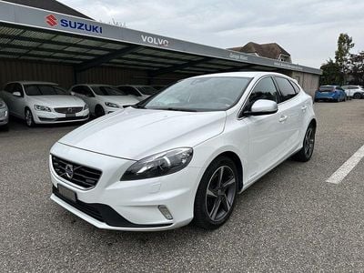 Weiss Gebraucht 2015 Volvo V40 R-Design Summum Kombi | CHF 10’900 (Guter Preis)