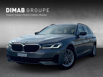 Gebraucht BMW 530 Sport Line 286 PS (210 kW) 2023 Grau Kombi