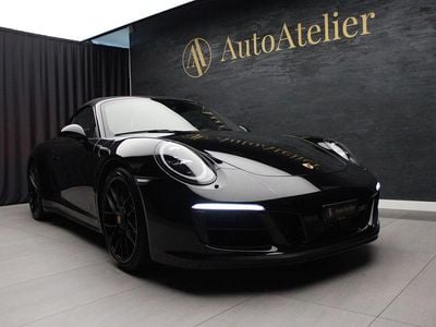 Porsche 911 Carrera 4 GTS