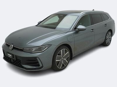 Grau Neu 2025 VW Passat R-line Kombi | CHF 46’920
