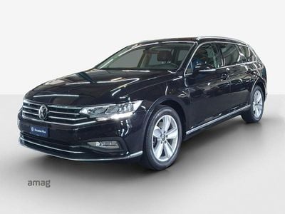 Deep black nacré Gebraucht 2023 VW Passat Elegance Kombi | CHF 26’990 (Guter Preis)