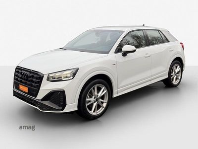 Gletscherweiss metallic Gebraucht 2025 Audi Q2 S-Line SUV | CHF 40’490 (Fairer Preis)