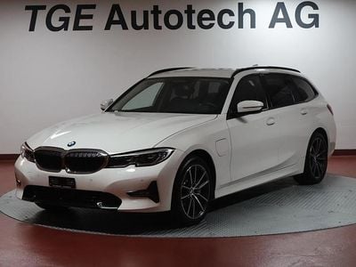Gebraucht BMW 330e Sport Line 292 PS (214 kW) 2020 Kombi