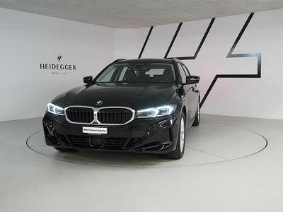 Schwarz Gebraucht 2023 BMW 320e Shadowline Kombi | CHF 44’999 (Teuer)