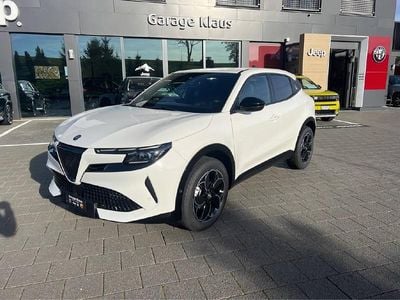 Weiss Neu 2025 Alfa Romeo Junior SUV | CHF 36’490 (Guter Preis)