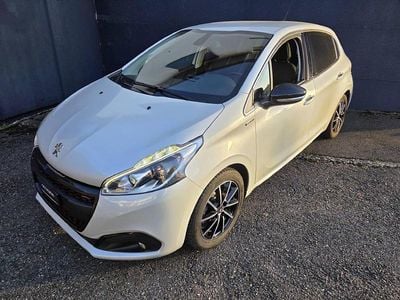 Weiss Gebraucht 2018 Peugeot 208 GT-line Kleinwagen | CHF 9’800 (Fairer Preis)