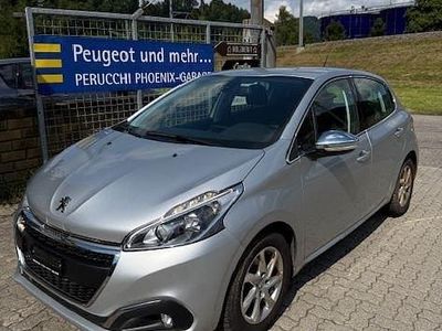 Gebraucht Peugeot 208 Allure 110 PS (80 kW) 2017 Kleinwagen