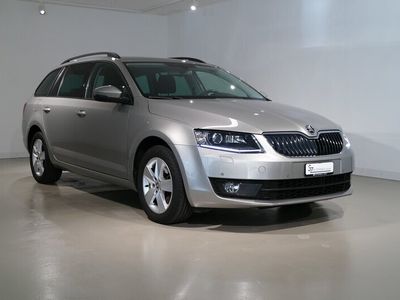 gebraucht Skoda Octavia Combi 2.0 TDI Style 4x4 DSG