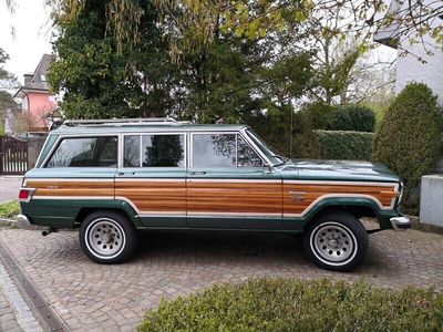 Jeep Wagoneer