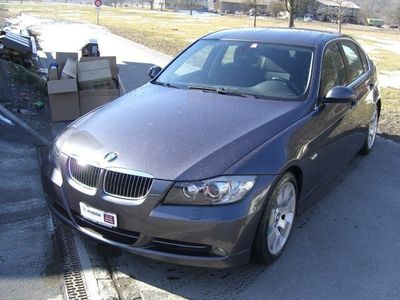 Grau, met. Gebraucht 2005 BMW 330 Limousine | CHF 14’900
