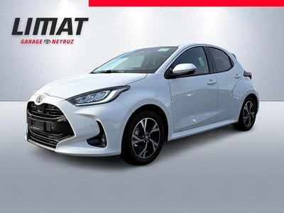 Weiss Neu 2025 Toyota Yaris Hybrid Trend Limousine | CHF 28’040 (Etwas zu teuer)