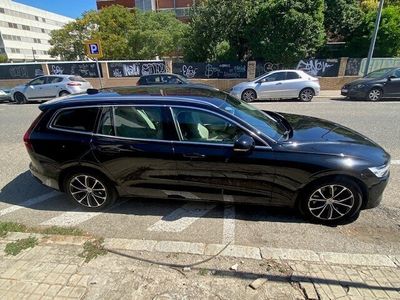 Gebraucht 2020 Volvo V60 Momentum Kombi | CHF 33’000 (Fairer Preis)