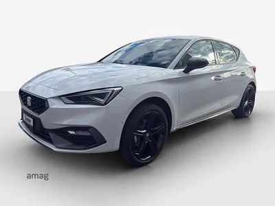 Glacial white metallic Neu 2025 Seat Leon Limousine | CHF 39’170