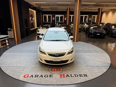 Weiss Gebraucht 2010 Opel Astra Enjoy Limousine | CHF 5’900