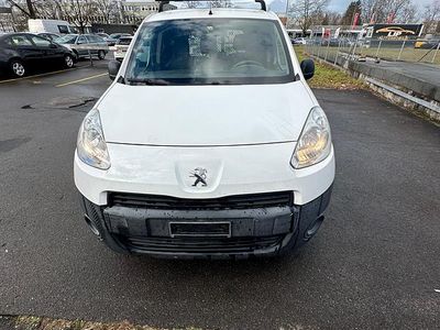 Gebraucht 2015 Peugeot Partner Active Van / Kleinbus | CHF 2’700 (Etwas zu teuer)