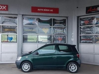 Grün Gebraucht 2002 Toyota Yaris Luna Limousine | CHF 3’900 (Teuer)