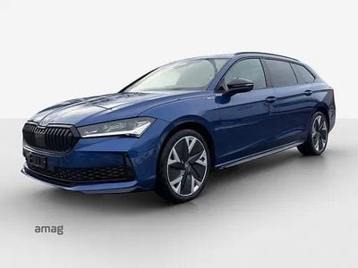 Neu Skoda Superb SportLine 265 PS (194 kW) 2026 Cobalt blau, metallic Kombi