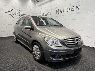 Grau Gebraucht 2005 Mercedes B200 Van / Kleinbus | CHF 7’900 (Teuer)