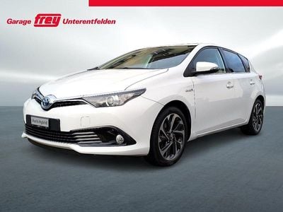 Weiss Gebraucht 2016 Toyota Auris Hybrid Trend Limousine | CHF 14’900 (Etwas zu teuer)