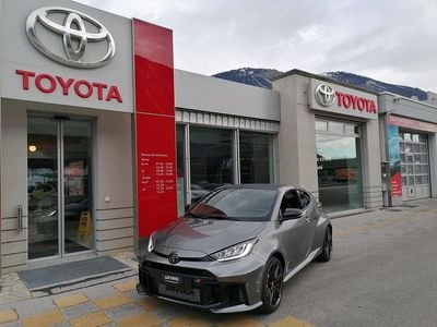 Grau Neu 2025 Toyota Yaris Sport Limousine | CHF 43’900 (Superpreis)