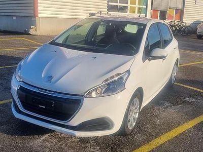 Gebraucht 2018 Peugeot 208 Style Kleinwagen | CHF 8’000 (Fairer Preis)
