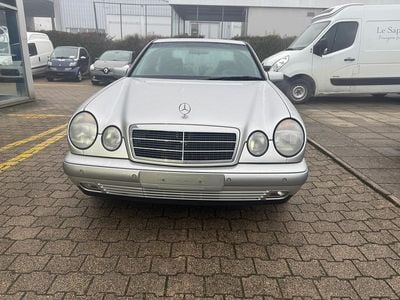 Gebraucht 1998 Mercedes E280 | CHF 4’990