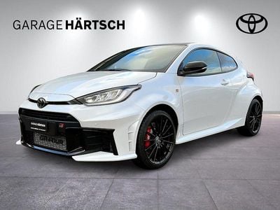 Weiss Gebraucht 2024 Toyota Yaris Sport Limousine | CHF 51’690