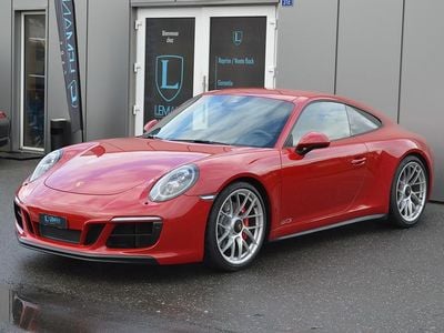 Porsche 911 Carrera 4 GTS