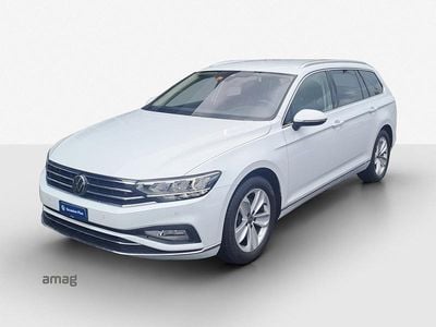 Gebraucht VW Passat Elegance 200 PS (147 kW) 2023 Gletscherweiss metallic Kombi