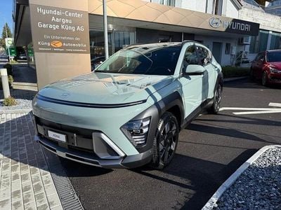 Neu Hyundai Kona 129 PS (94 kW) 2025 Grün SUV