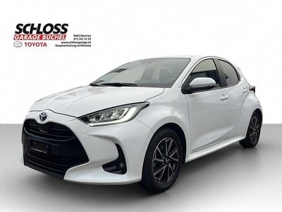 Weiss Gebraucht 2024 Toyota Yaris Hybrid Trend Limousine | CHF 22’700 (Guter Preis)