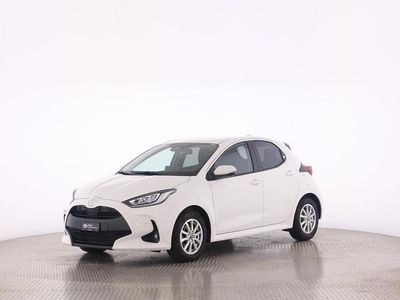Weiss Gebraucht 2025 Toyota Yaris Hybrid Trend Limousine | CHF 25’900 (Fairer Preis)