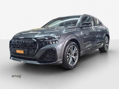 Gebraucht Audi Q8 Ambiente 394 PS (289 kW) 2024 Daytonagrau perleffekt SUV