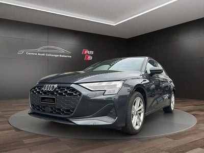 Gebraucht Audi A3 Attraction 150 PS (110 kW) 2025 Grau Limousine