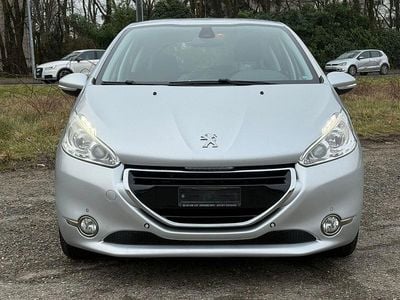 Gebraucht Peugeot 208 Allure 120 PS (88 kW) 2015 Kleinwagen