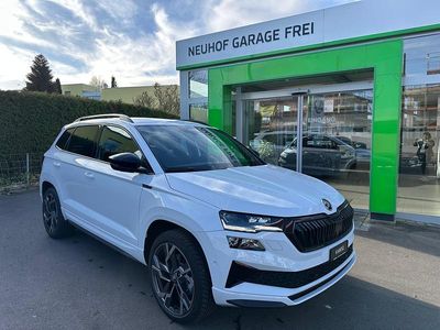 Weiss Neu 2025 Skoda Karoq SportLine SUV | CHF 41’900 (Guter Preis)