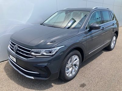 Grau Gebraucht 2023 VW Tiguan Elegance SUV | CHF 51’990